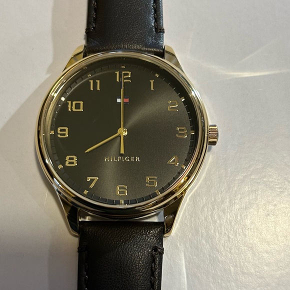 Tommy Hilfiger With 44mm Black Face & Dark Brown Leather Band